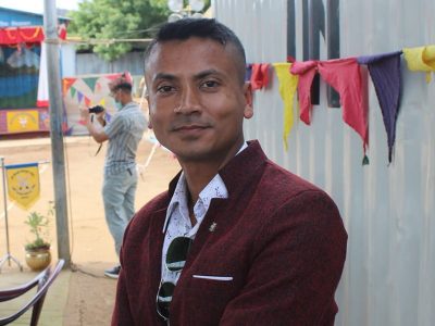 आगोमा फुलेको देश