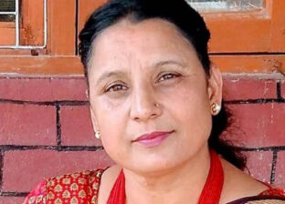 बगर आफ्नो पराइ छुट्याउँदैन