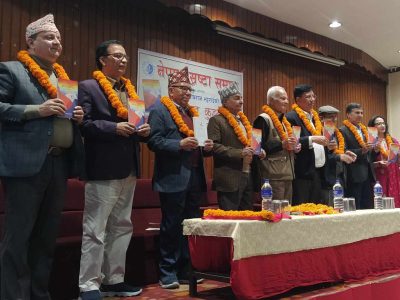 जीवराज भट्टराईको कथासङ्ग्रह ‘अभिशप्त कुइनेटाहरू’ लोकार्पित जीवराज भट्टराईको कथासङ्ग्रह ‘अभिशप्त कुइनेटाहरू’ लोकार्पित
