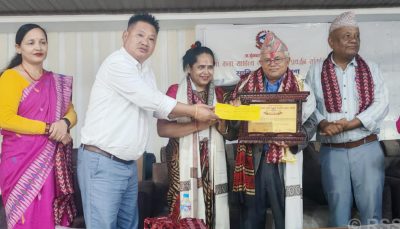 साहित्यकार कृष्ण धरावासीलाई दीर्घसेवा सम्मान