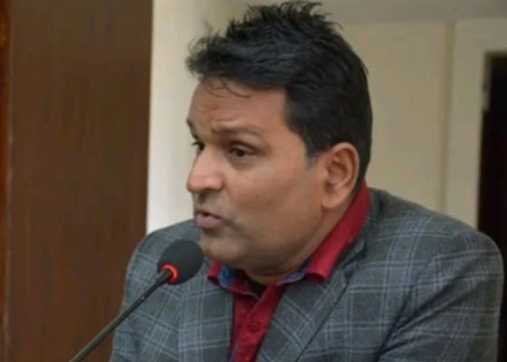 एउटा निर्जीव आकृति